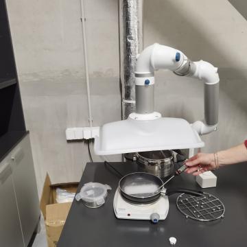 Rankovės elektrotechnikos pramonei, restauratoriams